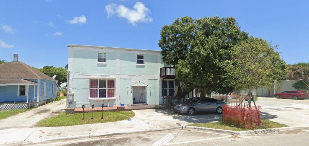 804 Orange Avenue B, Fort Pierce, FL 34950