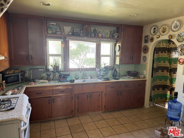 949 N Cedar Street, Inglewood, CA 90302