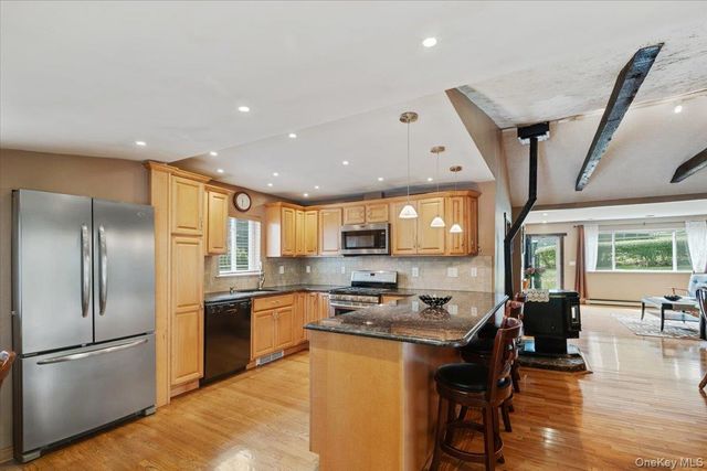 333 Rockledge Road, Mahopac, NY 10541