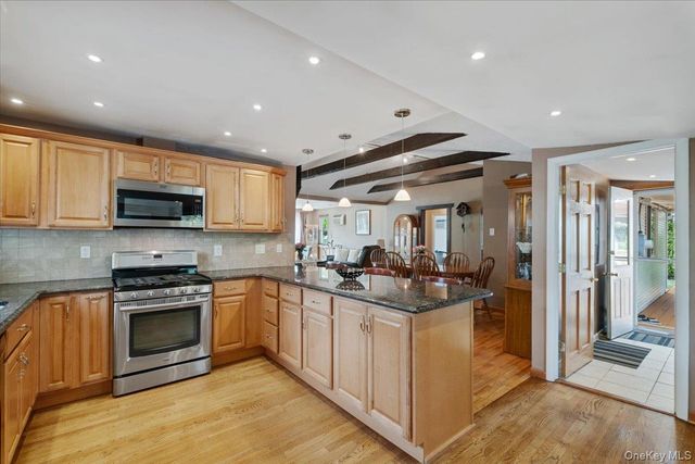 333 Rockledge Road, Mahopac, NY 10541