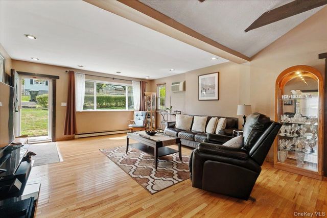 333 Rockledge Road, Mahopac, NY 10541