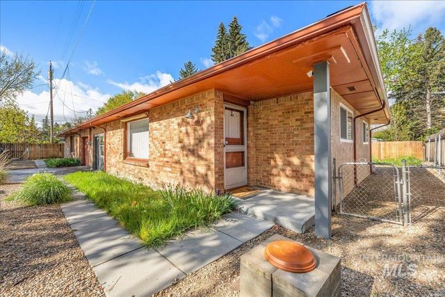 3009 N Tamarack Dr, Boise, ID 83703