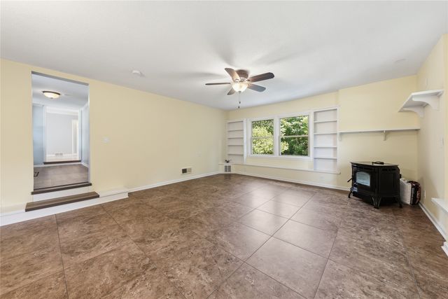 657 61st Street, Des Moines, IA 50312