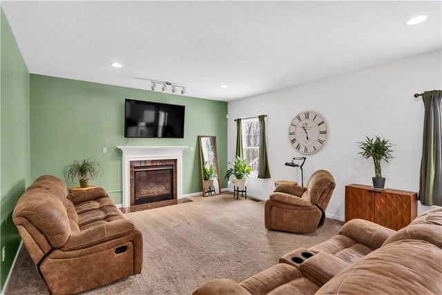 213 Bucktail Dr, Cranberry Twp, PA 16066