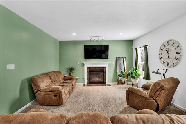 213 Bucktail Dr, Cranberry Twp, PA 16066