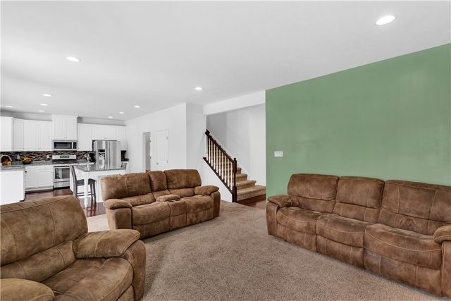 213 Bucktail Dr, Cranberry Twp, PA 16066