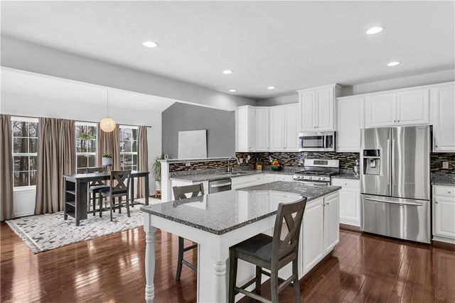 213 Bucktail Dr, Cranberry Twp, PA 16066