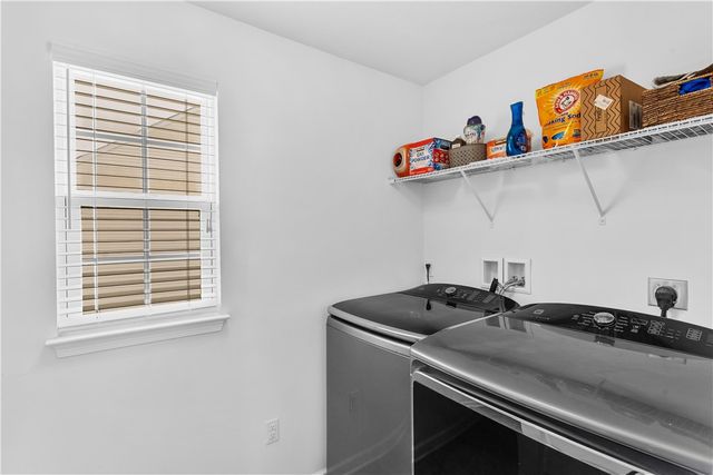 213 Bucktail Dr, Cranberry Twp, PA 16066