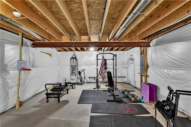 213 Bucktail Dr, Cranberry Twp, PA 16066