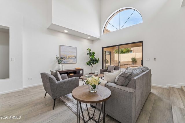 1024 E SAHUARO Drive, Phoenix, AZ 85020