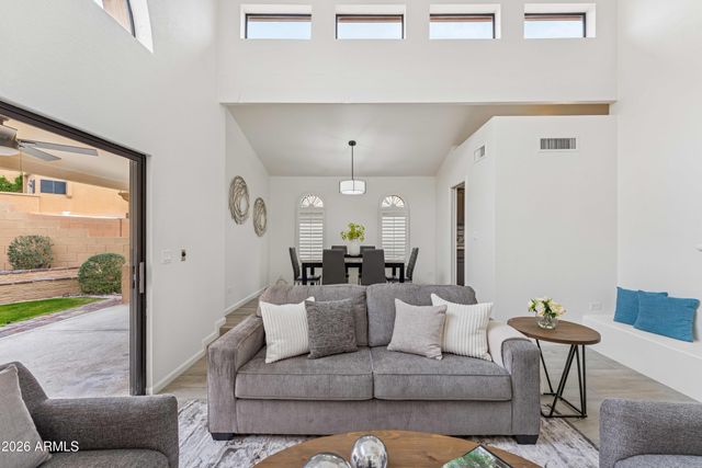 1024 E SAHUARO Drive, Phoenix, AZ 85020