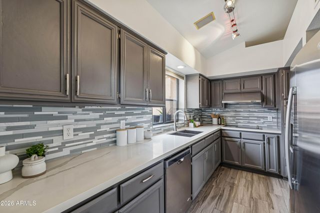 1024 E SAHUARO Drive, Phoenix, AZ 85020