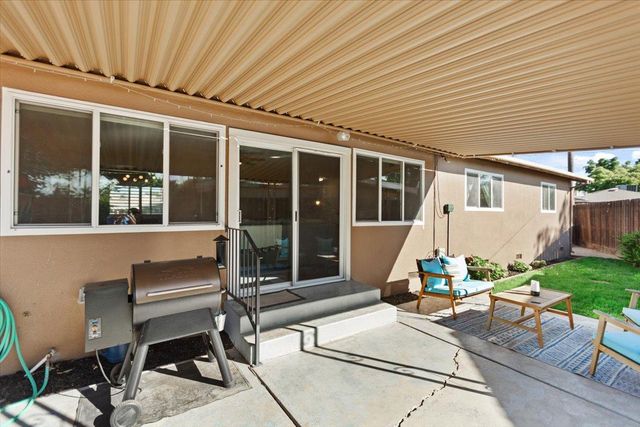 1008 Phelps Ave, Modesto, CA 95350