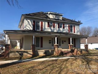 223 E Glendale Avenue E, Mount Holly, NC 28120