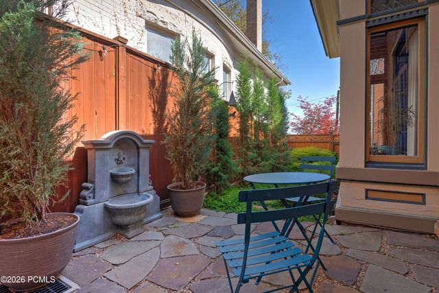 367 E 3rd Avenue, Salt Lake City, UT 84103