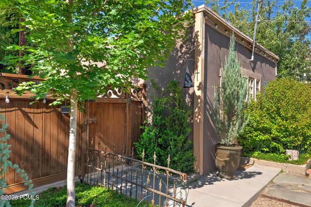367 E 3rd Avenue, Salt Lake City, UT 84103
