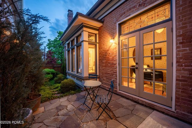 367 E 3rd Avenue, Salt Lake City, UT 84103
