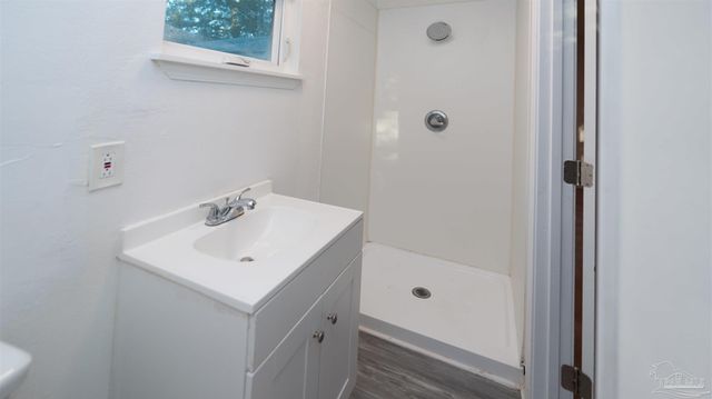 303 Chaseville St, Pensacola, FL 32507