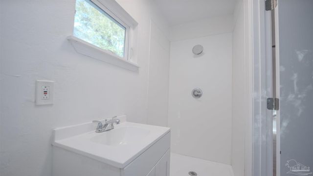 303 Chaseville St, Pensacola, FL 32507