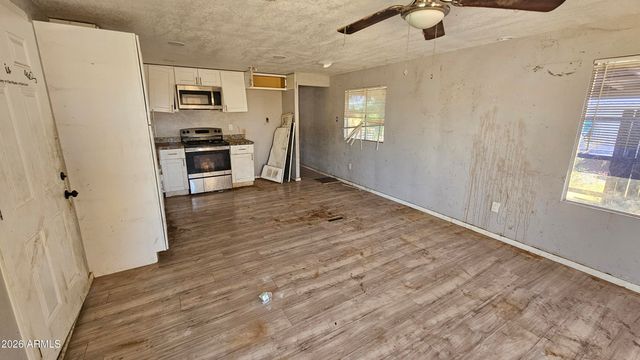 9113 E BUTTERNUT Avenue, Mesa, AZ 85208