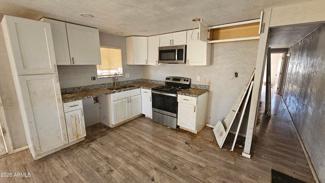 9113 E BUTTERNUT Avenue, Mesa, AZ 85208