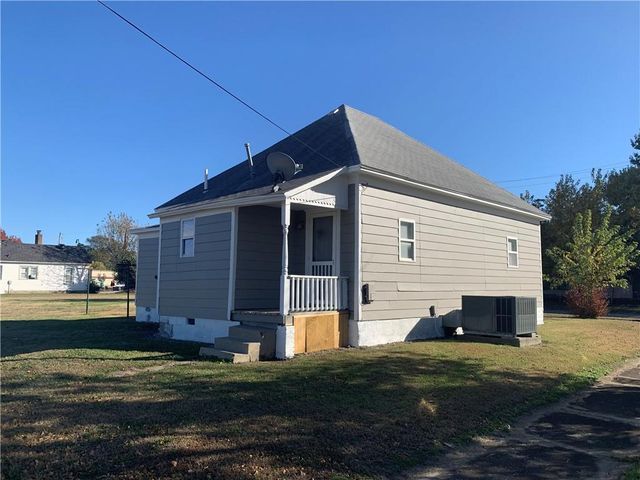 124 W 10th Street, Pittsburg, KS 66762