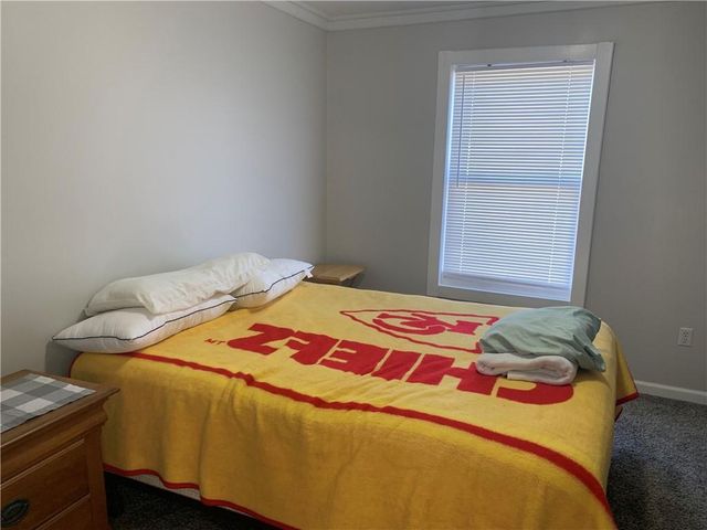 124 W 10th Street, Pittsburg, KS 66762