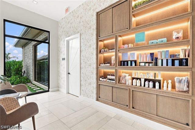 15649 Triesta LN, Naples, FL 34114