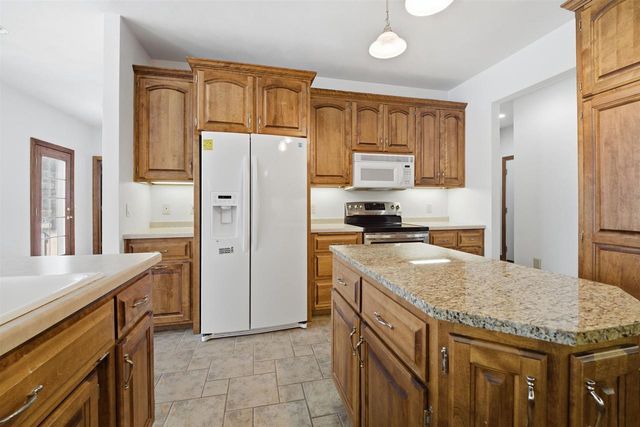 321 E APPLE CREEK ROAD, Appleton, WI 54913