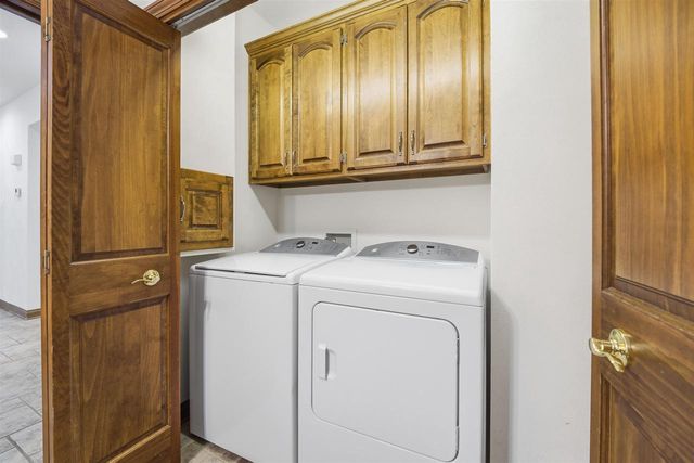 321 E APPLE CREEK ROAD, Appleton, WI 54913