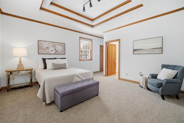 321 E APPLE CREEK ROAD, Appleton, WI 54913