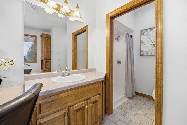 321 E APPLE CREEK ROAD, Appleton, WI 54913