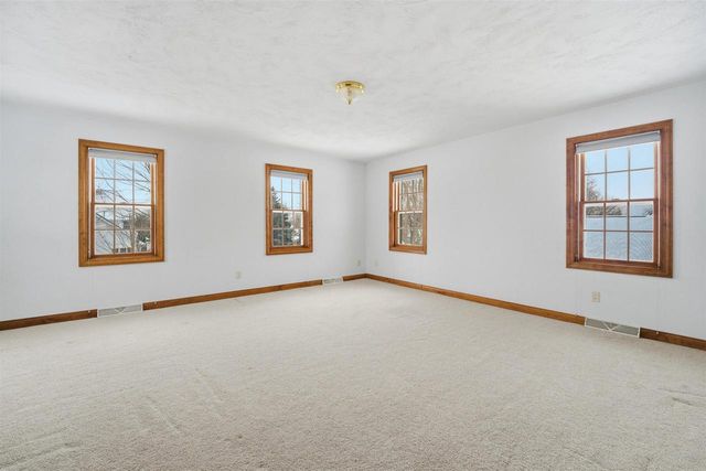 321 E APPLE CREEK ROAD, Appleton, WI 54913