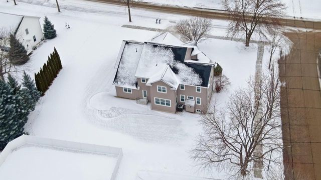 321 E APPLE CREEK ROAD, Appleton, WI 54913