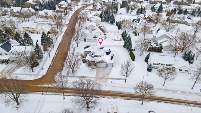 321 E APPLE CREEK ROAD, Appleton, WI 54913