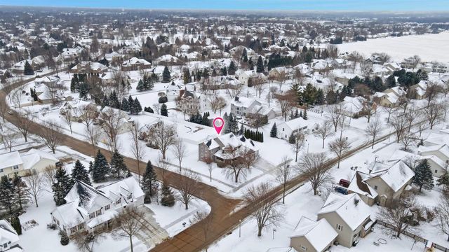 321 E APPLE CREEK ROAD, Appleton, WI 54913