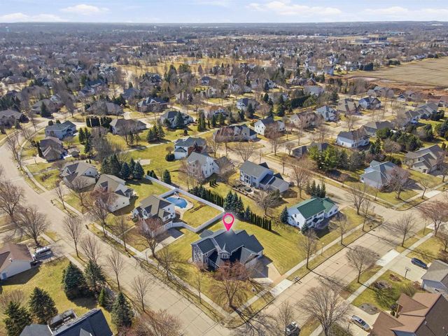 321 E APPLE CREEK ROAD, Appleton, WI 54913