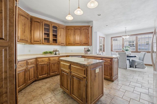 321 E APPLE CREEK ROAD, Appleton, WI 54913