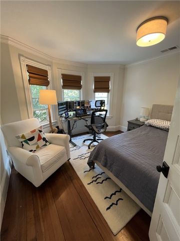 27 Mann Avenue, Newport, RI 02840