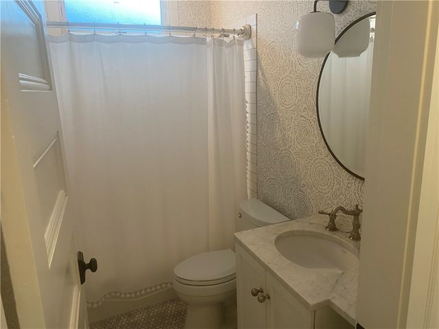 27 Mann Avenue, Newport, RI 02840