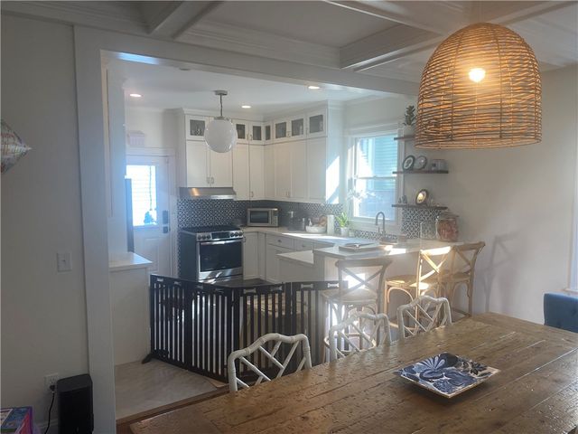 27 Mann Avenue, Newport, RI 02840