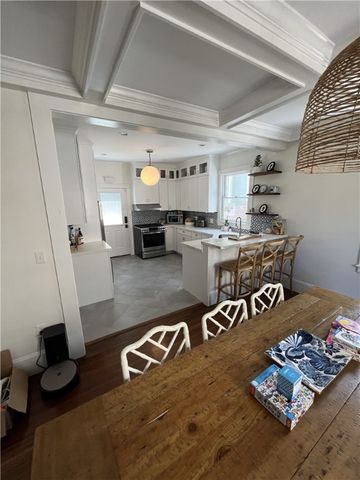 27 Mann Avenue, Newport, RI 02840