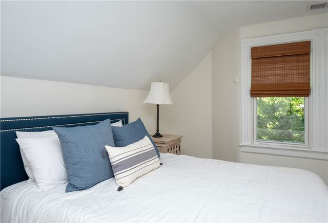 27 Mann Avenue, Newport, RI 02840