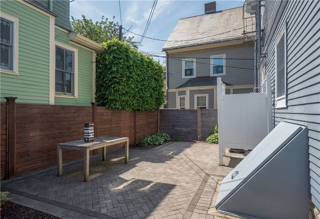 27 Mann Avenue, Newport, RI 02840