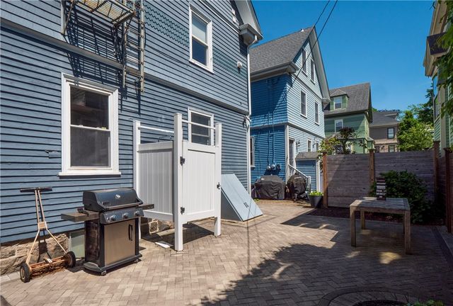 27 Mann Avenue, Newport, RI 02840