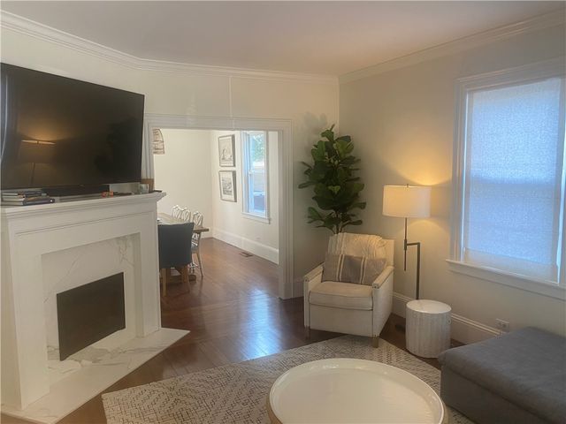 27 Mann Avenue, Newport, RI 02840