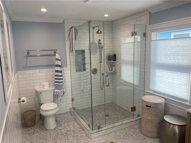 27 Mann Avenue, Newport, RI 02840