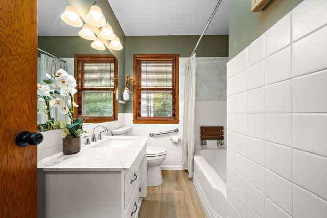 5841 Maryland Avenue N, Crystal, MN 55428