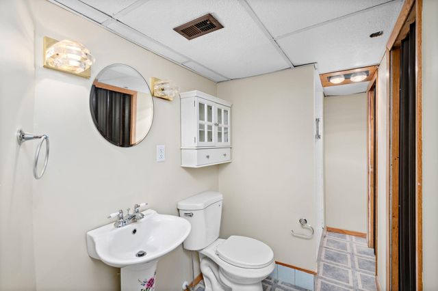 5841 Maryland Avenue N, Crystal, MN 55428