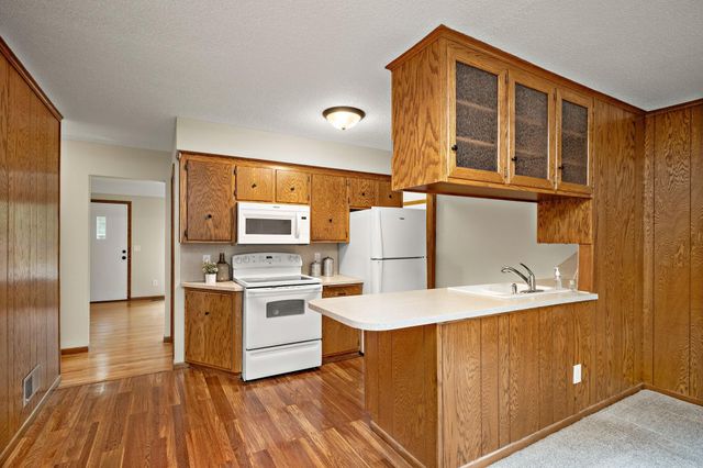 5841 Maryland Avenue N, Crystal, MN 55428